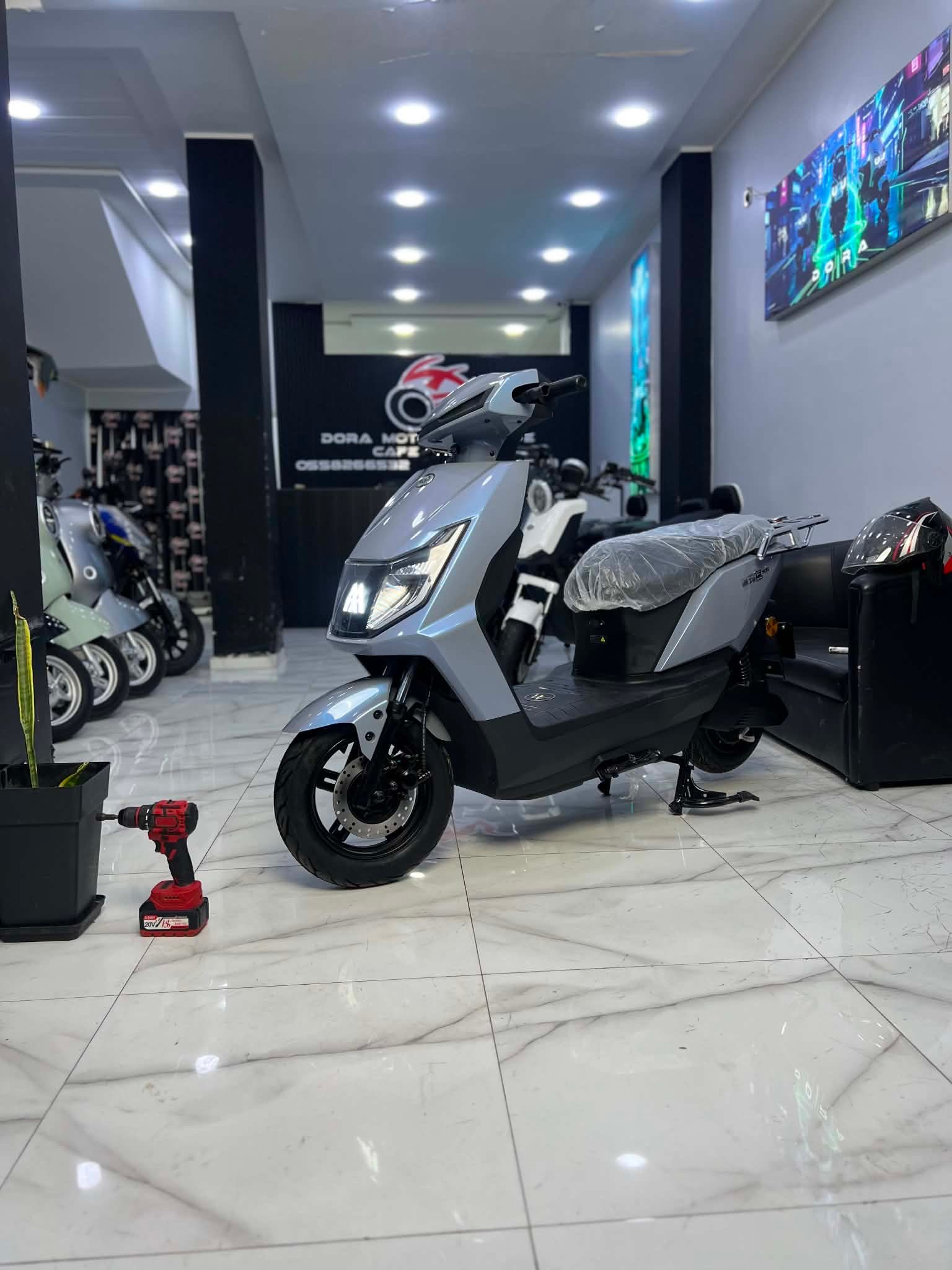 AIMA F606 1200W