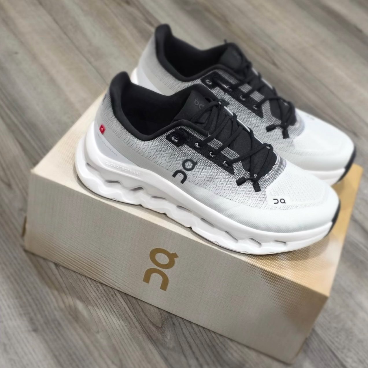 ON Cloud Black Ivory