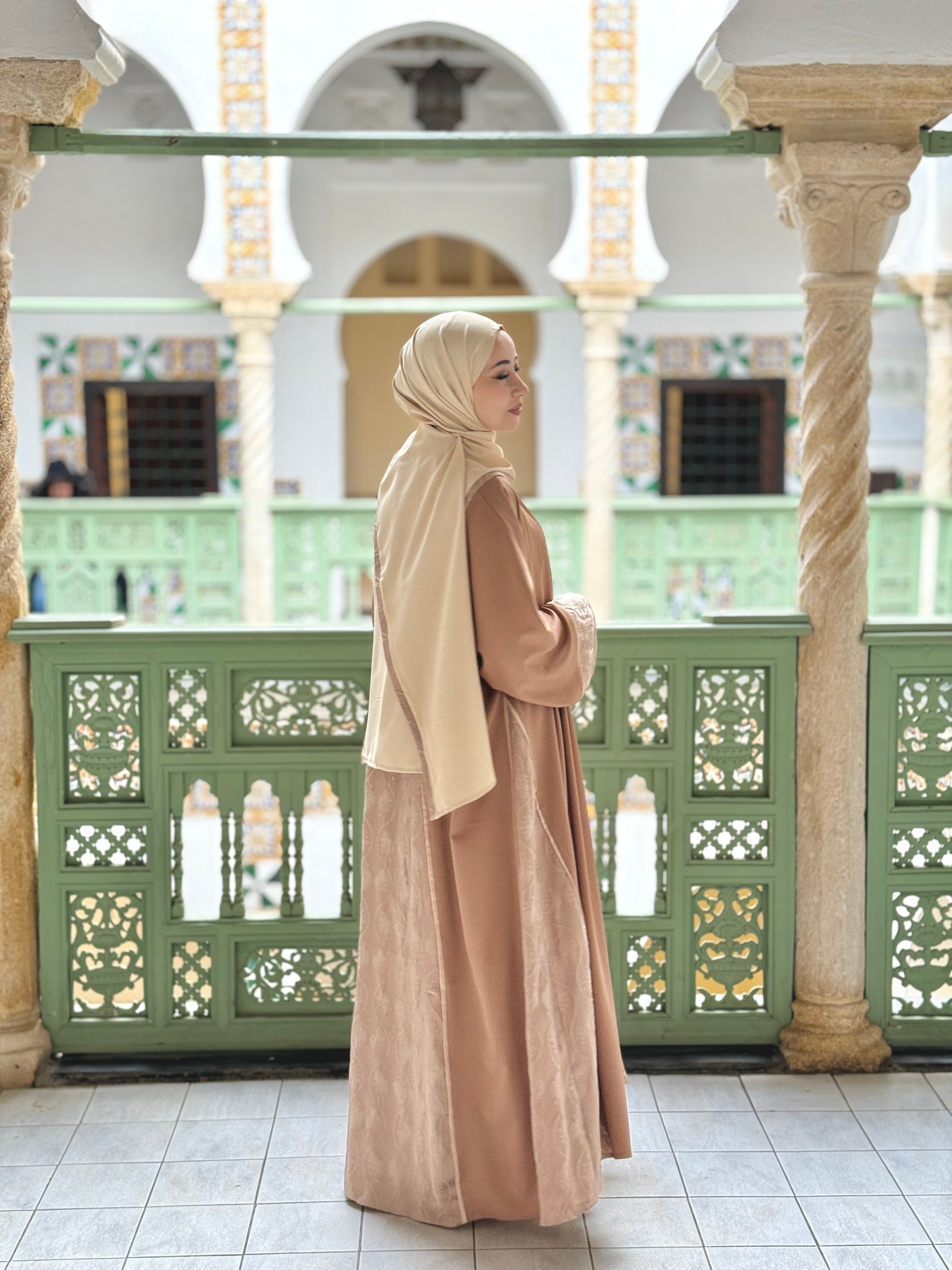 ABAYA LELLA 