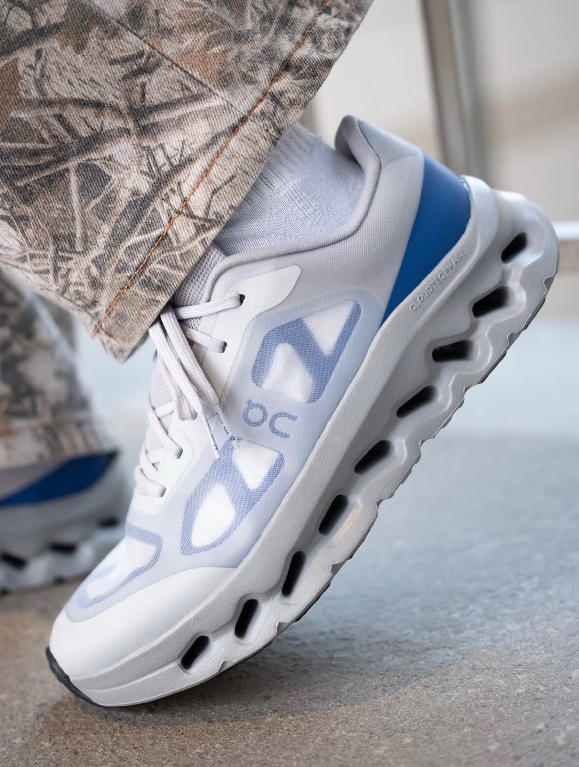 On Cloud Remix Blue